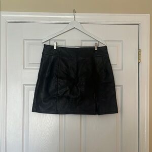 Elegant Black Leather Skirt